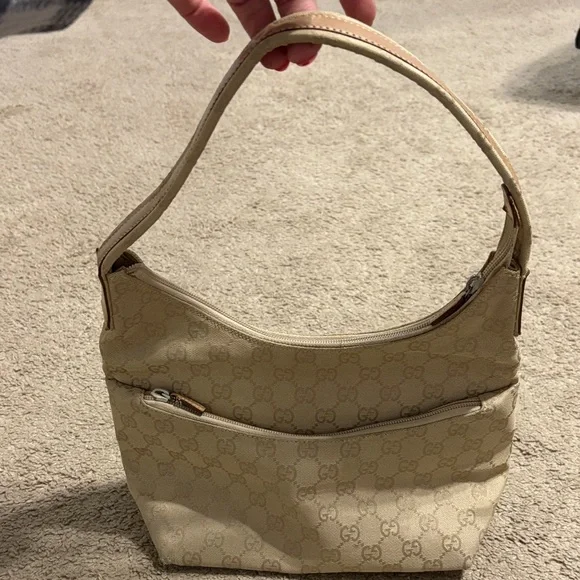 Gucci Beige Monogram Shoulder Bag - Picture 1 of 10